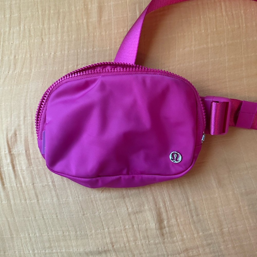 Sonic pink belt bag